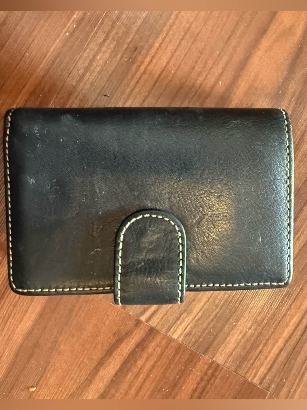 Mundi Women’s Black Leather Wallet with Contrast Stitching